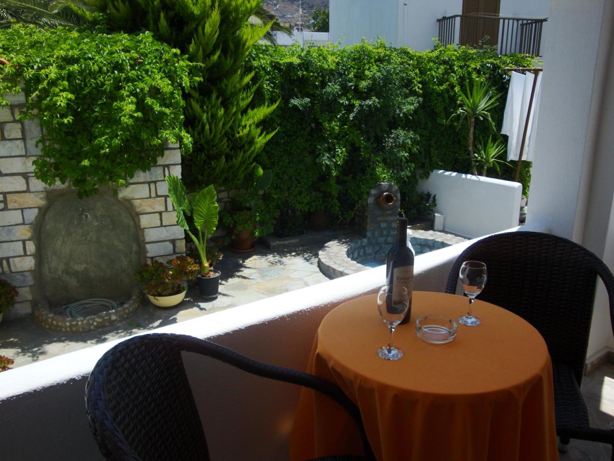 Vassiliki Rooms Parikia  Ngoại thất bức ảnh