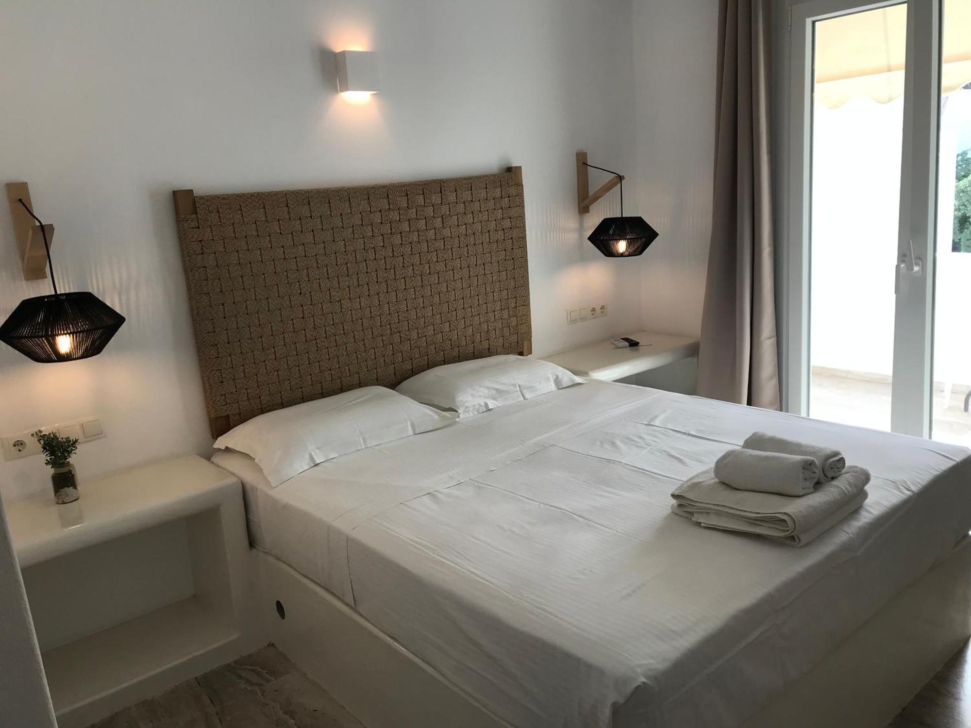 Vassiliki Rooms Parikia  Ngoại thất bức ảnh