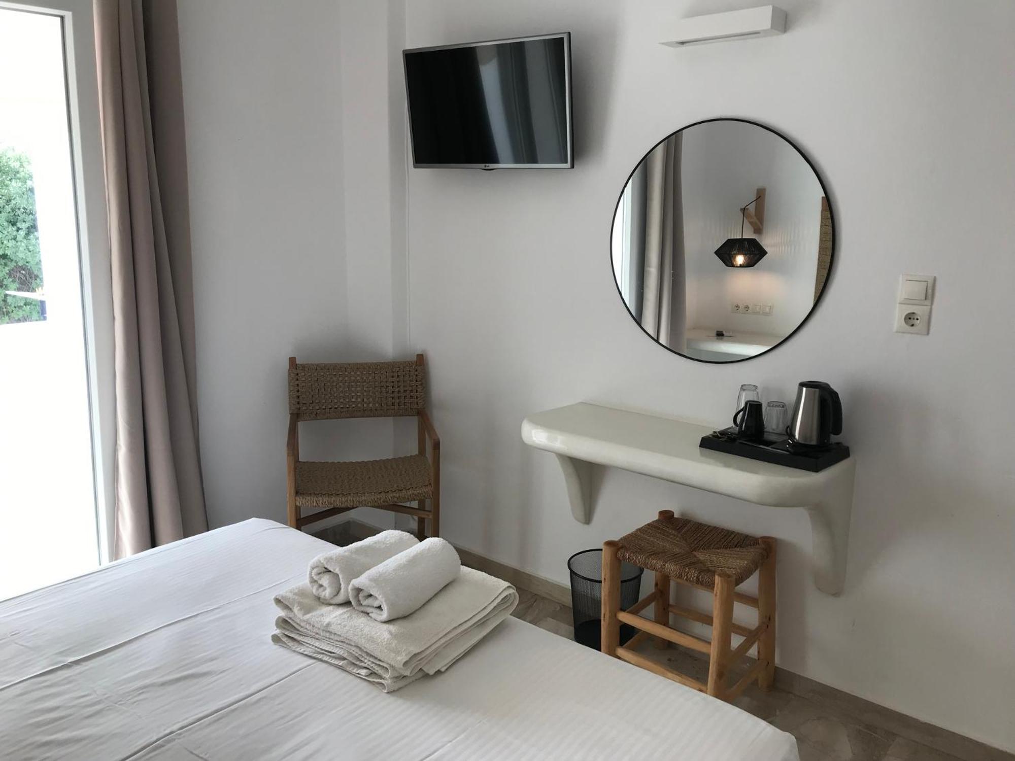 Vassiliki Rooms Parikia  Ngoại thất bức ảnh