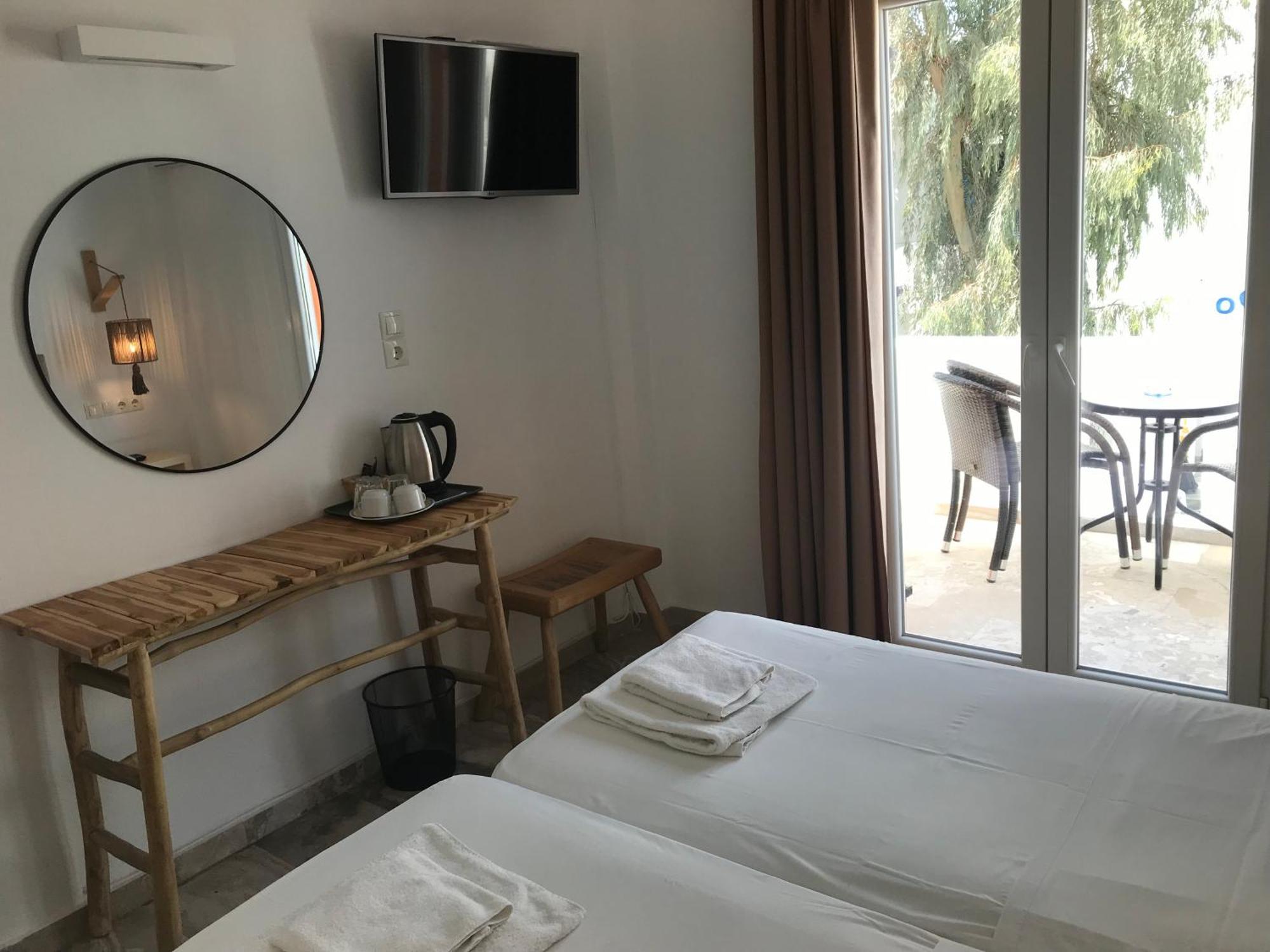 Vassiliki Rooms Parikia  Ngoại thất bức ảnh